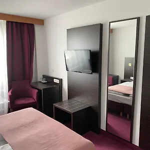 Montree 3* München